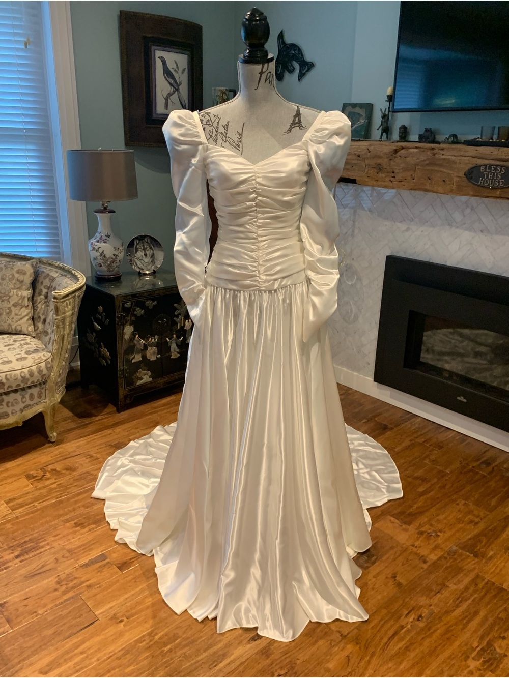 Elegant Vintage 1986 White Satin Long Sleeve Ruched Wedding Dress